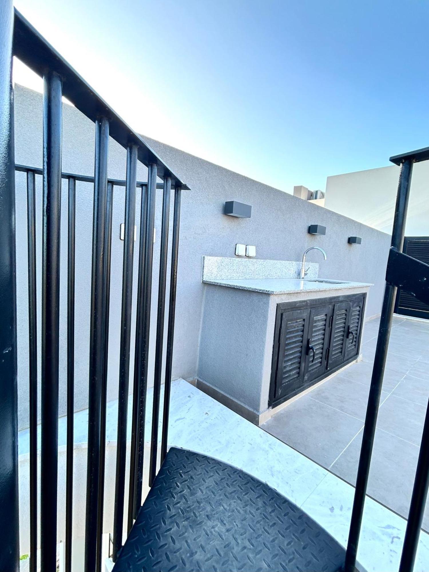 Sunset Gardens - Holiday Apartments - By Tlv Living Limassol Kültér fotó